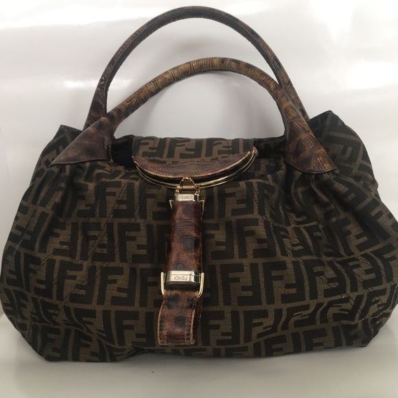 Fendi Handbags - ❤️Fendi Spy Bag ❤️